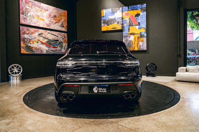 Foto do veículo PORSCHE MACAN 2.9 V6 BITURBO GASOLINA GTS PDK 2023 9.621 KM 614.900,00