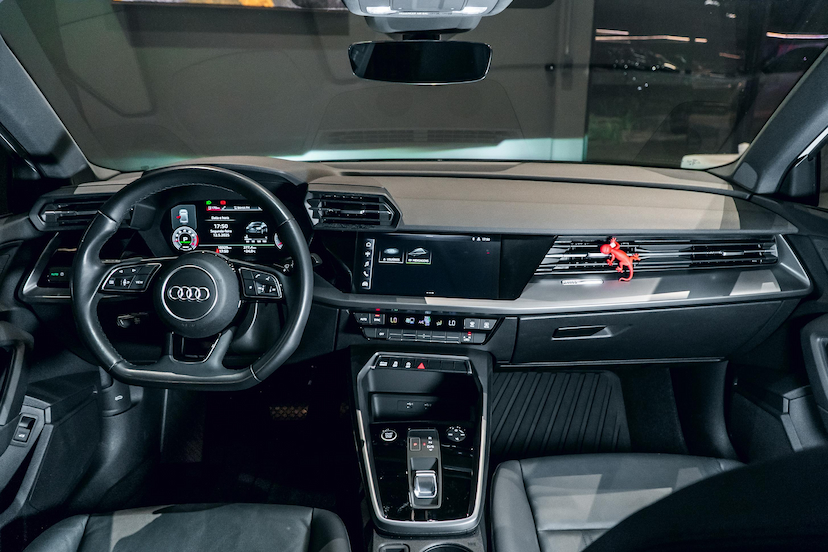 Foto do veículo AUDI A3 2.0 40 TFSI MHEV SEDAN PERFORMANCE BLACK S-TRONIC 2024 10.230 KM 238.900,00