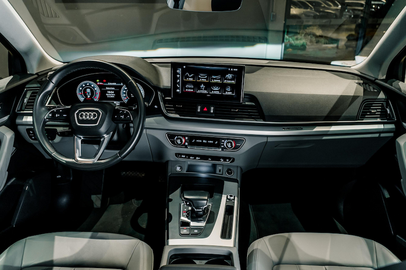 Foto do veículo AUDI Q5 2.0 45 TFSI GASOLINA PRESTIGE QUATTRO S TRONIC 2022 55.007 KM 241.900,00