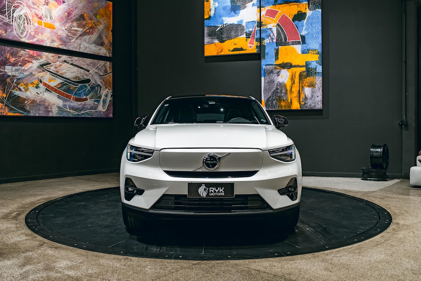 Foto do veículo VOLVO C40 P8 RECHARGE TWIN ELECTRIC ULTIMATE AWD 2024 37.019 KM 239.900,00