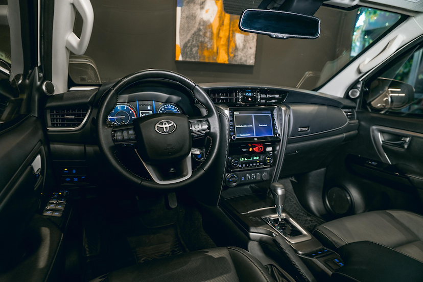 Foto do veículo TOYOTA HILUX SW4 2.8 D-4D TURBO DIESEL SRX 7L 4X4 AUTOMÁTICO 2022 68.000 KM 269.900,00