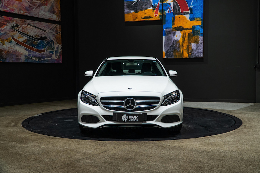Foto do veículo MERCEDES-BENZ C 180 1.6 CGI FLEX AVANTGARDE 9G-TRONIC 2018 59.858 KM 128.900,00