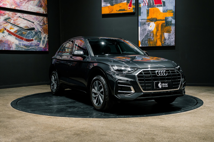 Foto do veículo AUDI Q5 2.0 45 TFSI GASOLINA PRESTIGE QUATTRO S TRONIC 2022 55.007 KM 241.900,00
