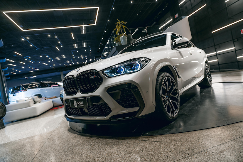 Foto do veículo BMW X6 4.4 M 4X4 COUPÉ V8 32V BI-TURBO GASOLINA 4P AUTOMÁTICO 2021 34.604 KM 529.900,00