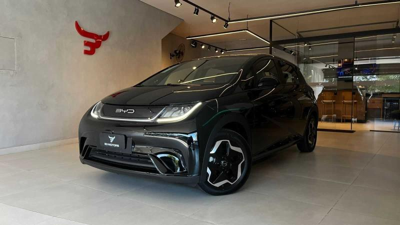 Foto do veículo BYD DOLPHIN 44,9 KW ELÉTRICO 2024 0 KM 139.900,00