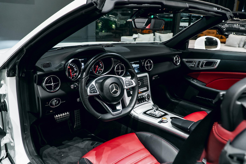 Foto do veículo MERCEDES-BENZ SLC 300 2.0 CGI GASOLINA 9G-TRONIC 2017 32.834 KM 265.900,00