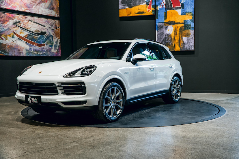 Foto do veículo PORSCHE CAYENNE 3.0 V6 E-HYBRID AWD TIPTRONIC S 2023 12.535 KM 634.900,00