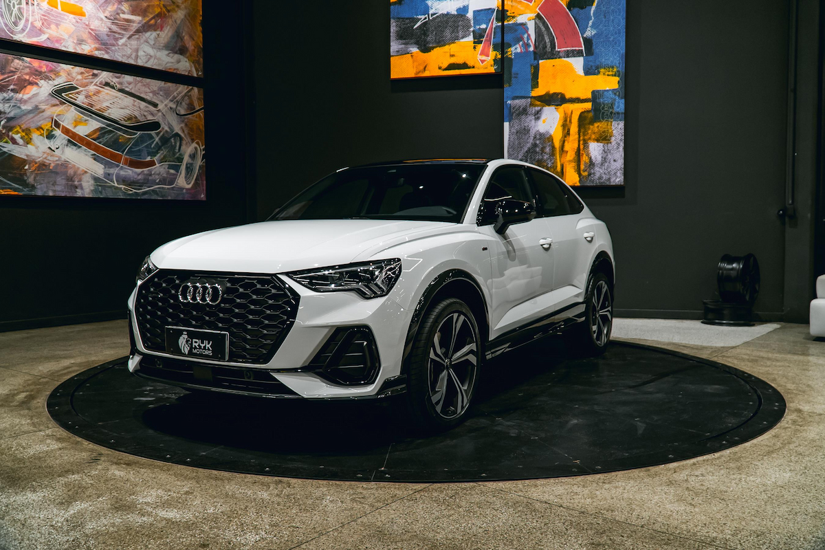 Foto do veículo AUDI Q3 2.0 40 TFSI GASOLINA SPORTBACK PERFORMANCE BLACK QUATTRO TIPTRONIC 2024/2024 16.421 KM R$ 282.900,00