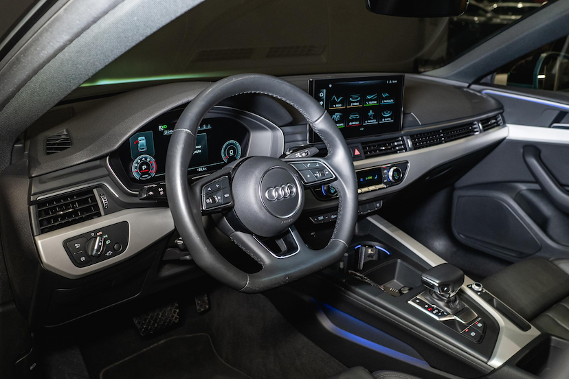 Foto do veículo AUDI A5 2.0 TFSI GASOLINA SPORTBACK S LINE S TRONIC 2022 56.447 KM 231.900,00