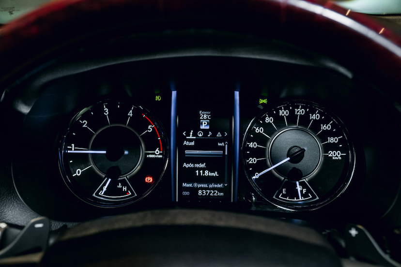 Foto do veículo TOYOTA HILUX SW4 2.8 SRX 4X4 7 LUGARES 16V TURBO INTERCOOLER DIESEL 4P AUTOMÁTICO 2017 83.671 KM 215.900,00