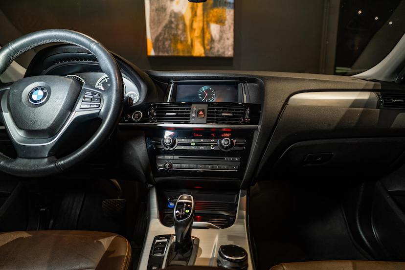 Foto do veículo BMW X4 2.0 28I X LINE 4X4 16V TURBO GASOLINA 4P AUTOMÁTICO 2018 96.660 KM 159.900,00