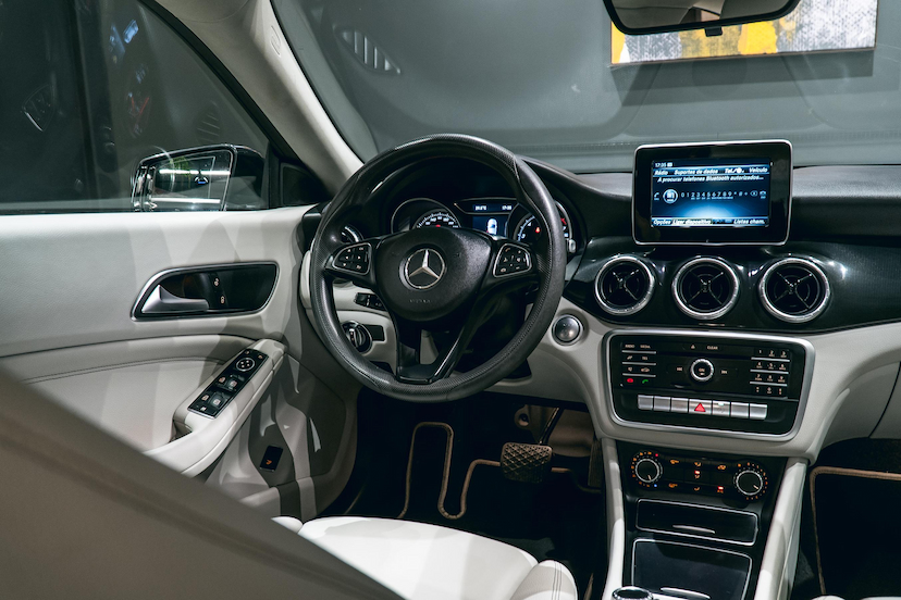 Foto do veículo MERCEDES-BENZ CLA 180 1.6 CGI GASOLINA 7G-DCT 2019 53.706 KM 116.900,00