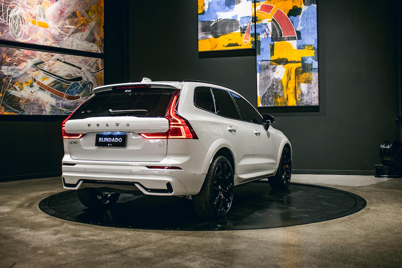Foto do veículo VOLVO XC60 2.0 T8 RECHARGE POLESTAR ENGINEERED AWD GEARTRONIC 2022 48.210 KM 319.900,00