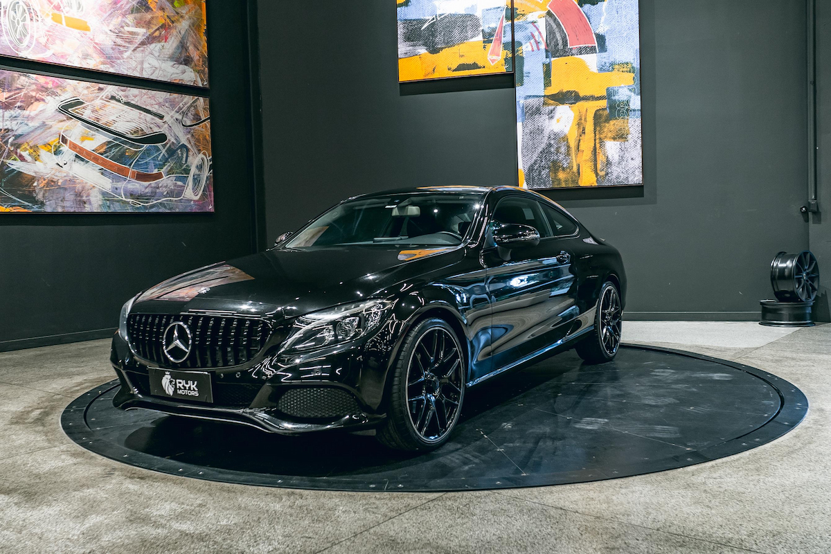 Foto do veículo MERCEDES-BENZ C 180 1.6 CGI GASOLINA AVANTGARDE COUPÉ 9G-TRONIC 2017/2018 54.067 KM R$ 164.900,00