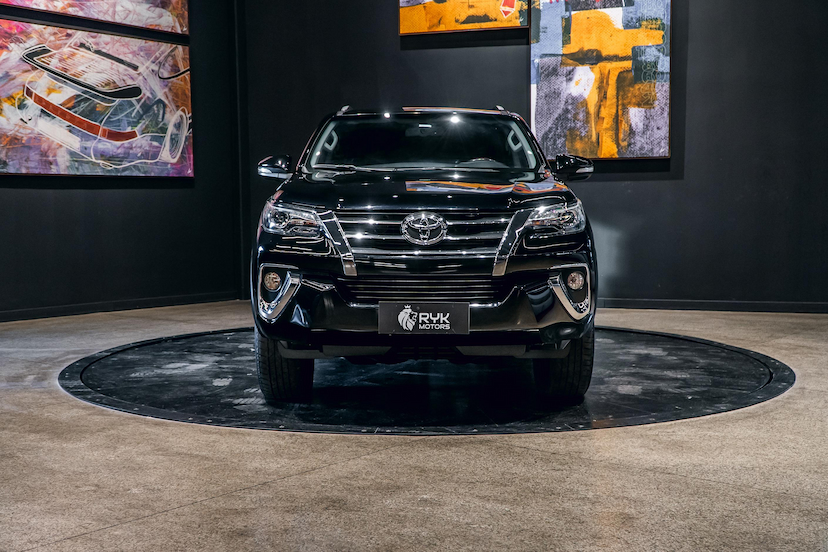 Foto do veículo TOYOTA HILUX SW4 2.8 SRX 4X4 7 LUGARES 16V TURBO INTERCOOLER DIESEL 4P AUTOMÁTICO 2017 83.671 KM 215.900,00