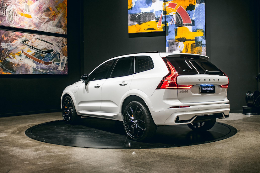 Foto do veículo VOLVO XC60 2.0 T8 RECHARGE POLESTAR ENGINEERED AWD GEARTRONIC 2022 48.210 KM 319.900,00