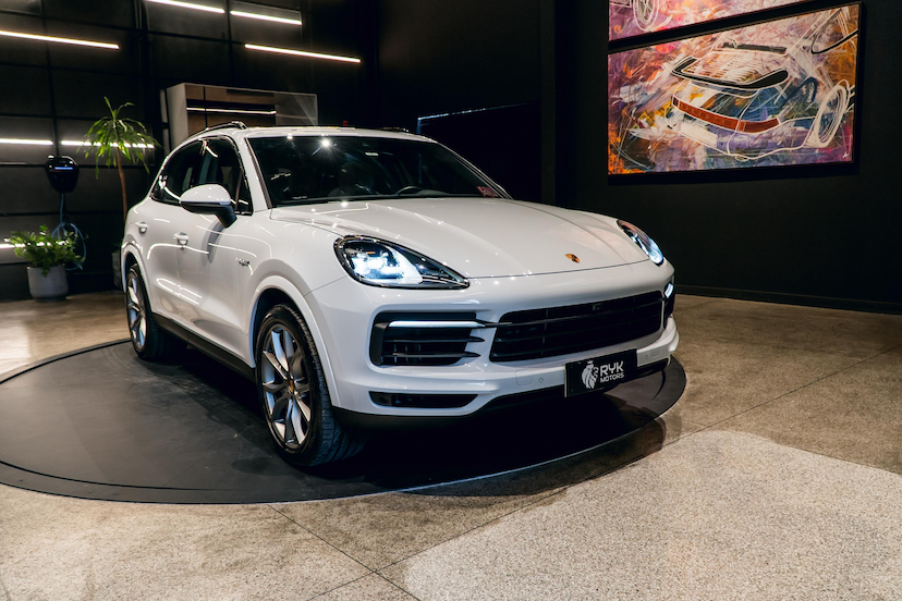 Foto do veículo PORSCHE CAYENNE 3.0 V6 E-HYBRID AWD TIPTRONIC S 2023 12.535 KM 634.900,00