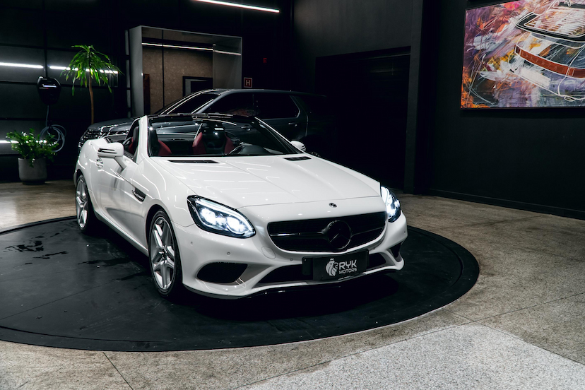 Foto do veículo MERCEDES-BENZ SLC 300 2.0 CGI GASOLINA 9G-TRONIC 2017 32.834 KM 265.900,00