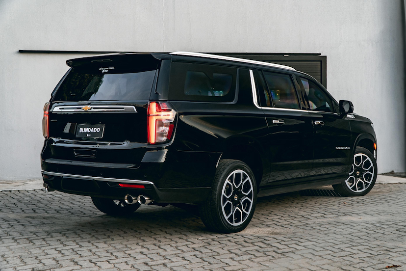 Foto do veículo CHEVROLET SUBURBAN 6.2 V8 ECOTEC3 FLEXFUEL HIGH COUNTRY 4WD AUTOMÁTICO 2021 62.181 KM 999.900,00