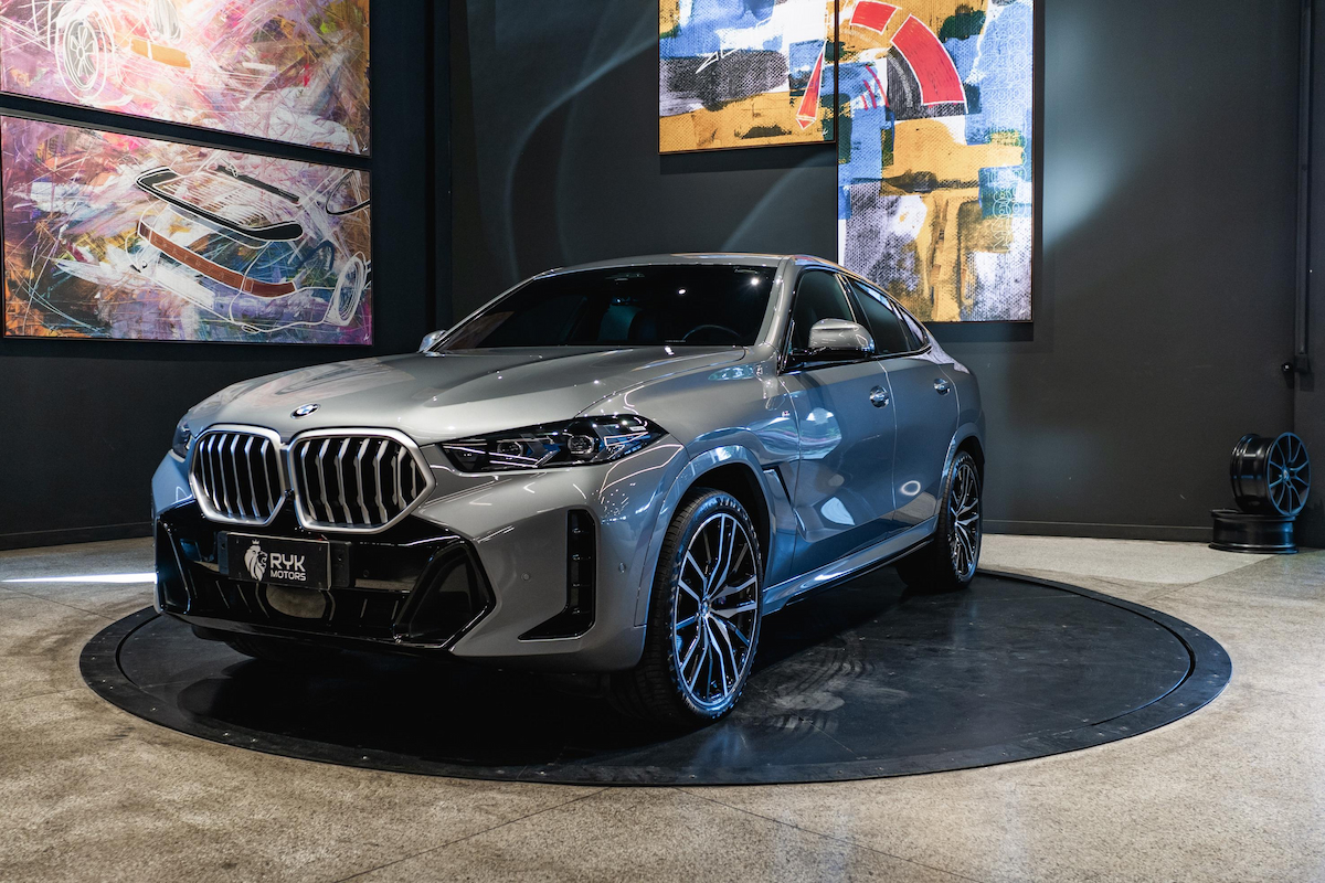 Foto do veículo BMW X6 3.0 TWINPOWER GASOLINA XDRIVE40I M SPORT AUTOMÁTICO 2024/2025 4.576 KM R$ 759.900,00