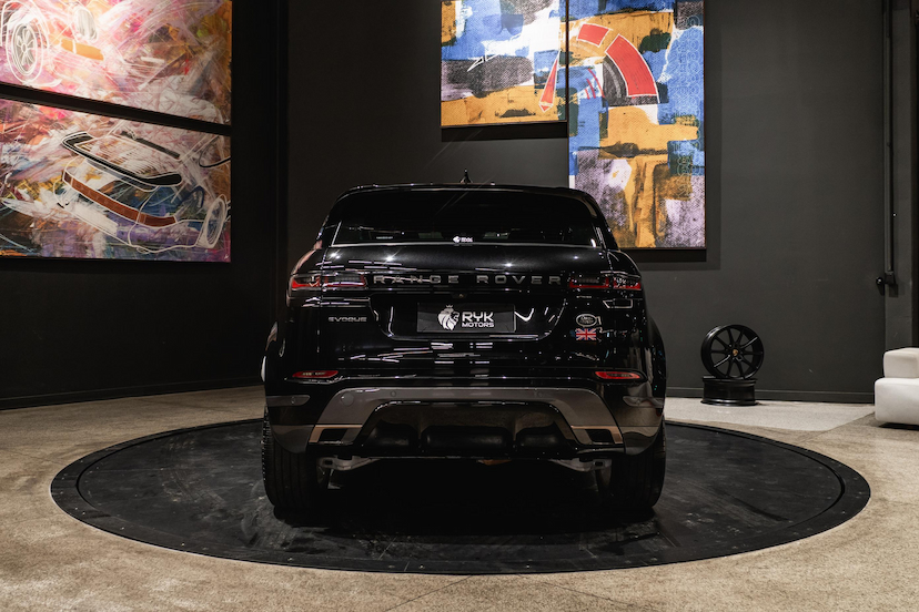 Foto do veículo LAND ROVER RANGE ROVER EVOQUE 2.0 P250 FLEX R-DYNAMIC SE AWD AUTOMÁTICO 2021 4.200 KM 234.900,00