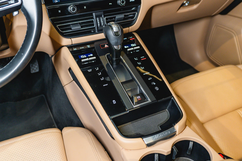 Foto do veículo PORSCHE MACAN 2.0 TURBO GASOLINA PDK 2022 24.186 KM 401.900,00