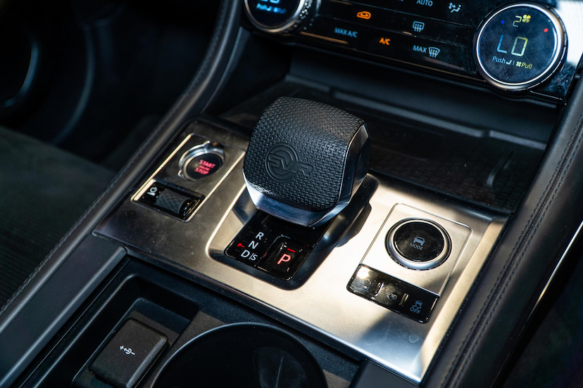 Foto do veículo JAGUAR F-PACE 5.0 V8 SUPERCHARGED SVR AWD 4P AUTOMÁTICO 2022 23.130 KM 549.900,00