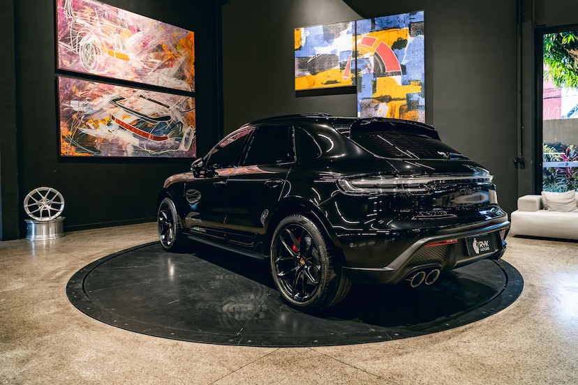 Foto do veículo PORSCHE MACAN 2.9 V6 BITURBO GASOLINA GTS PDK 2023 9.621 KM 614.900,00