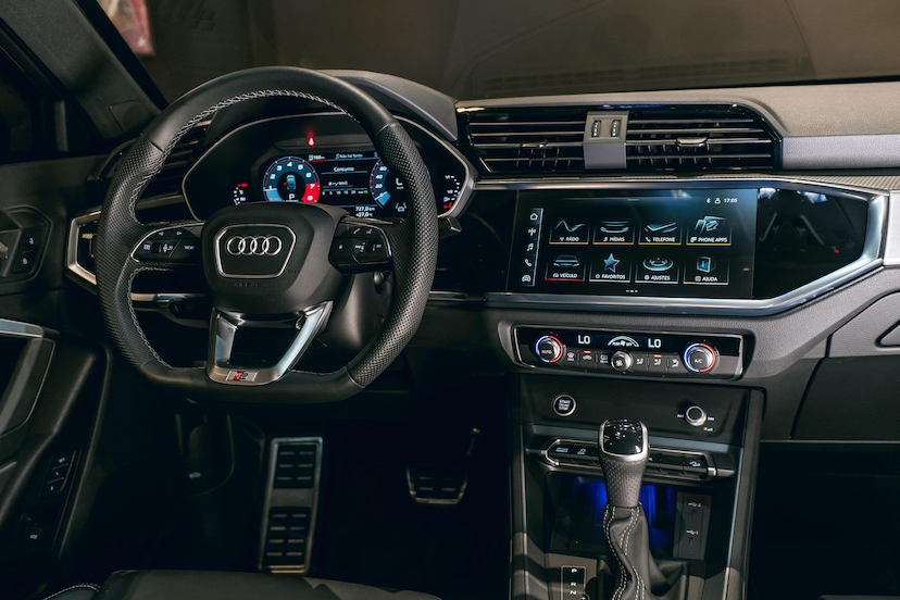 Foto do veículo AUDI Q3 2.0 40 TFSI GASOLINA SPORTBACK PERFORMANCE BLACK PLUS QUATTRO TIPTRONIC 2025 1.500 KM 409.900,00