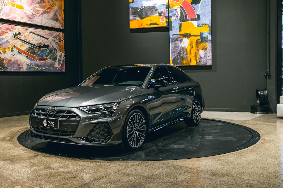 Foto do veículo AUDI A3 2.0 40 TFSI GASOLINA SEDAN PERFORMANCE BLACK S-TRONIC 2024/2025 2.170 KM R$ 292.900,00