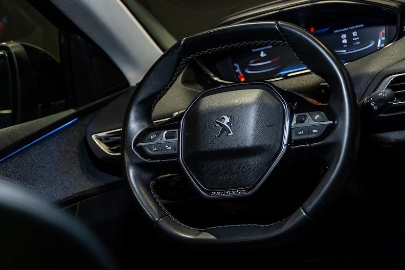 Foto do veículo PEUGEOT 3008 1.6 16V THP GASOLINA GRIFFE AUTOMÁTICO 2022 62.400 KM 154.900,00