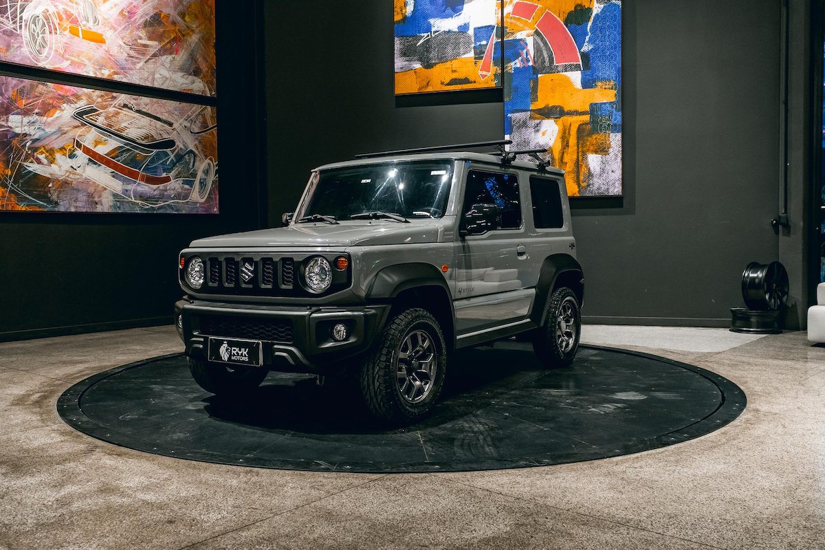 Foto do veículo SUZUKI JIMNY 1.5 GASOLINA SIERRA 4STYLE 4X4  AUTOMÁTICO 2019/2020 109.077 KM R$ 129.900,00