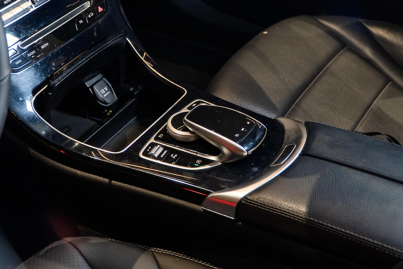 Foto do veículo MERCEDES-BENZ C 180 1.6 CGI FLEX AVANTGARDE 9G-TRONIC 2018 59.858 KM 128.900,00