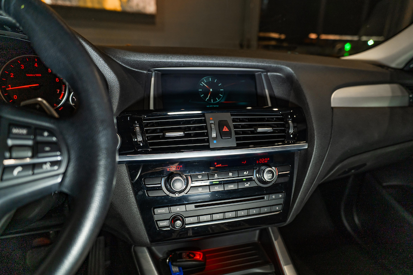 Foto do veículo BMW X4 2.0 28I X LINE 4X4 16V TURBO GASOLINA 4P AUTOMÁTICO 2018 96.660 KM 159.900,00