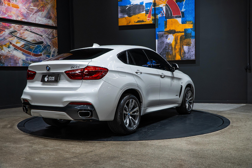 Foto do veículo BMW X6 3.0 TWINPOWER GASOLINA XDRIVE35I M SPORT AUTOMÁTICO 2019 52.704 KM 279.900,00