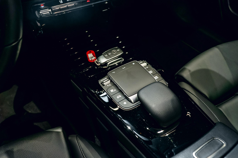 Foto do veículo MERCEDES-BENZ CLA 250 2.0 CGI GASOLINA 7G-DCT 2023 16.056 KM 239.900,00