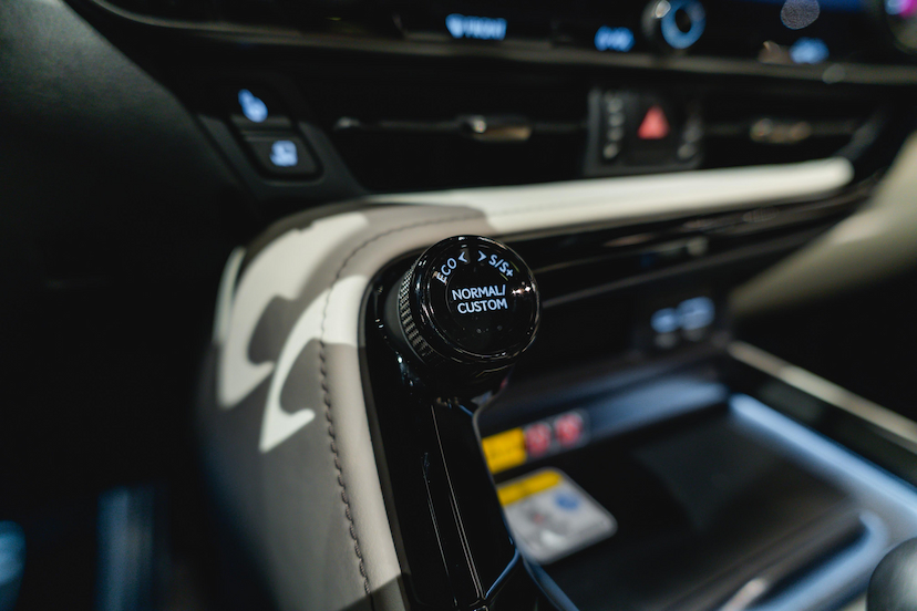Foto do veículo LEXUS NX 350H 2.5 16V VVT-I HYBRID F-SPORT CVT AWD 2025 5.418 KM 369.900,00