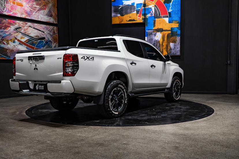 Foto do veículo MITSUBISHI L200 TRITON 2.4 16V TURBO DIESEL SPORT HPE CD 4P 4X4 AUTOMÁTICO 2024 35.088 KM 227.900,00