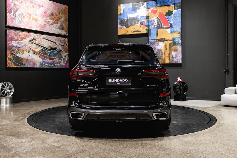 Foto do veículo BMW X5 3.0 I6 TURBO HÍBRIDO XDRIVE45E M SPORT AUTOMÁTICO 2021 61.000 KM 424.900,00