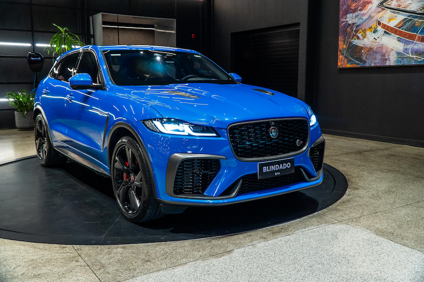 Foto do veículo JAGUAR F-PACE 5.0 V8 SUPERCHARGED SVR AWD 4P AUTOMÁTICO 2022 23.130 KM 549.900,00