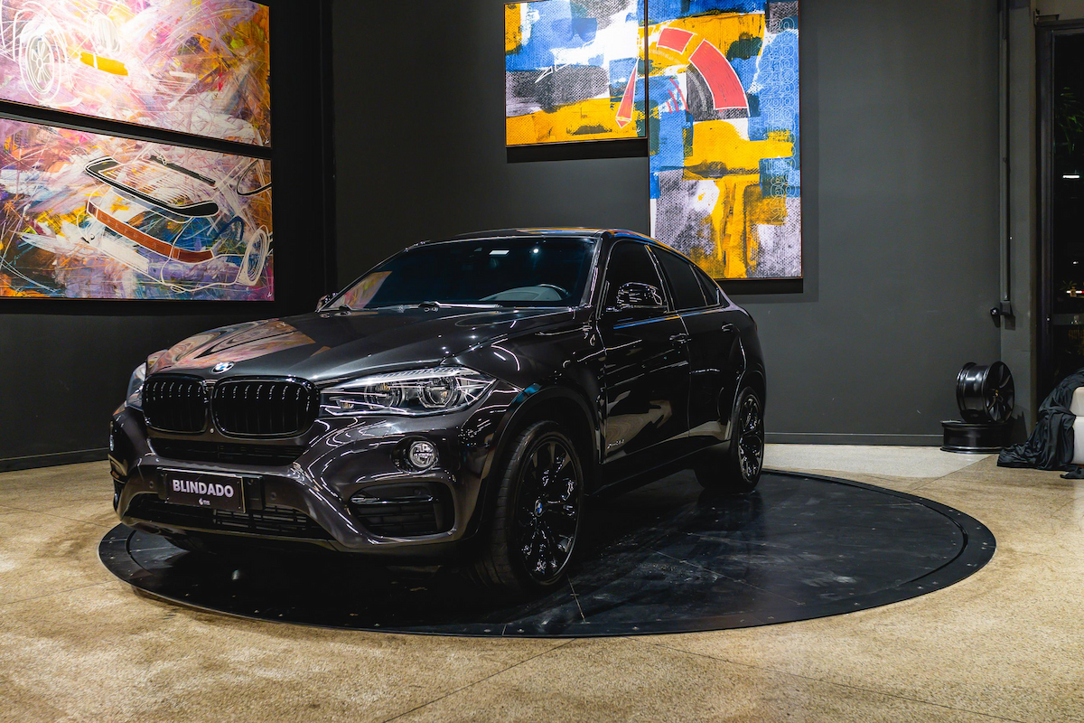 Foto do veículo BMW X6 3.0 35I 4X4 COUPÉ 6 CILINDROS 24V GASOLINA 4P AUTOMÁTICO 2017/2018 85.781 KM R$ 289.900,00