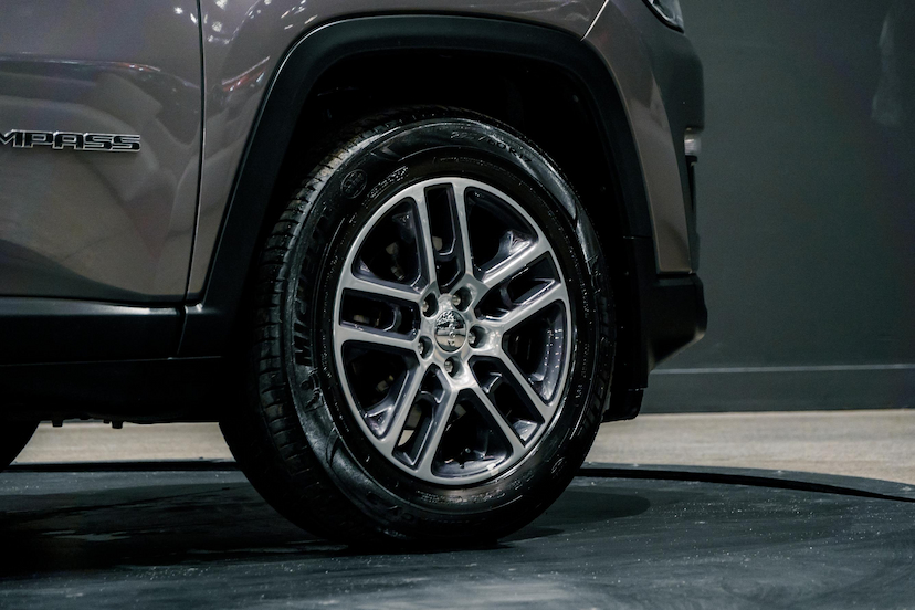 Foto do veículo JEEP COMPASS 2.0 16V FLEX SPORT AUTOMÁTICO 2020 112.932 KM 129.900,00