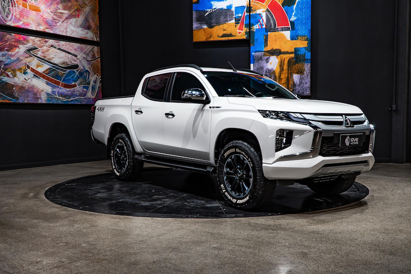 Foto do veículo MITSUBISHI L200 TRITON 2.4 16V TURBO DIESEL SPORT HPE CD 4P 4X4 AUTOMÁTICO 2024 35.088 KM 227.900,00