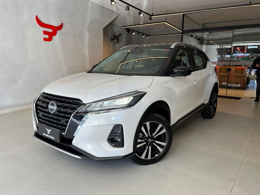 Foto do veículo NISSAN KICKS 1.6 16V FLEXSTART EXCLUSIVE XTRONIC 2023 18.200 KM 118.900,00