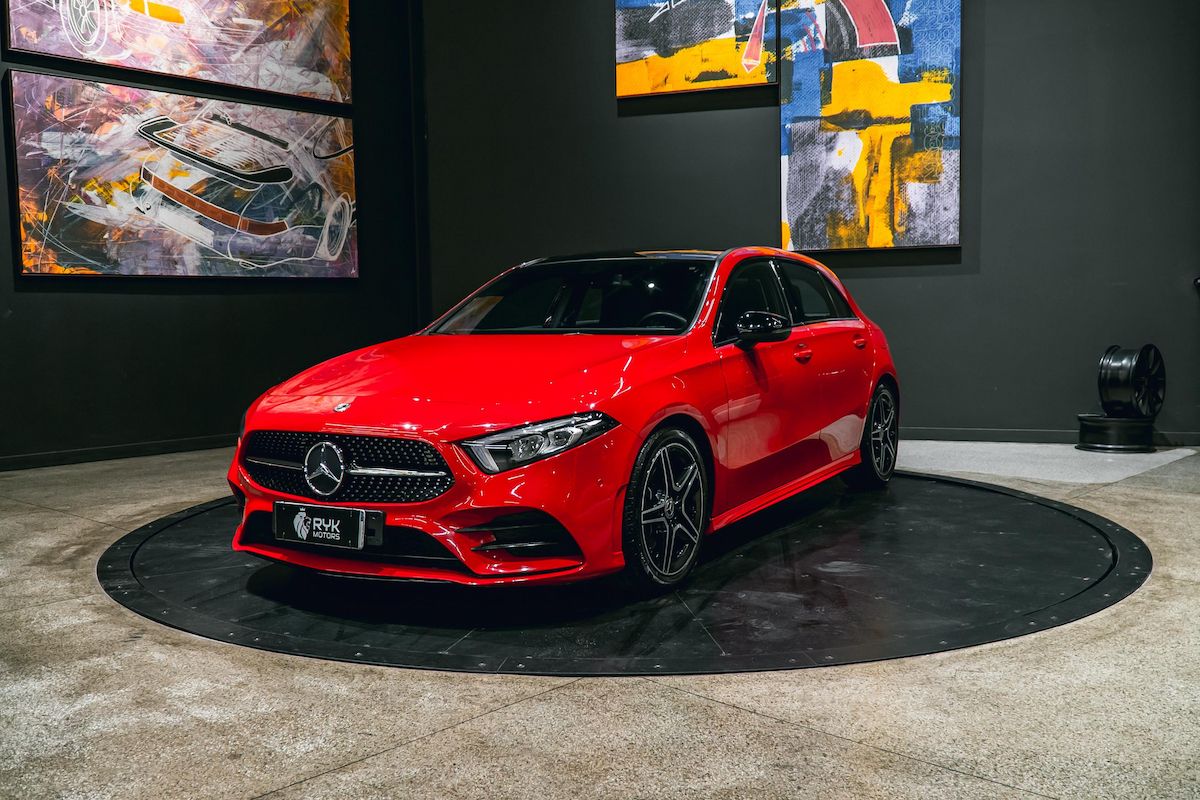 Foto do veículo MERCEDES-BENZ A 250 2.0 CGI GASOLINA SPORT 7G-DCT 2019/2019 49.569 KM R$ 189.900,00