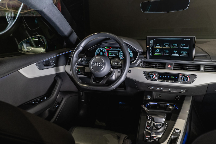 Foto do veículo AUDI A5 2.0 TFSI GASOLINA SPORTBACK S LINE S TRONIC 2022 56.447 KM 231.900,00