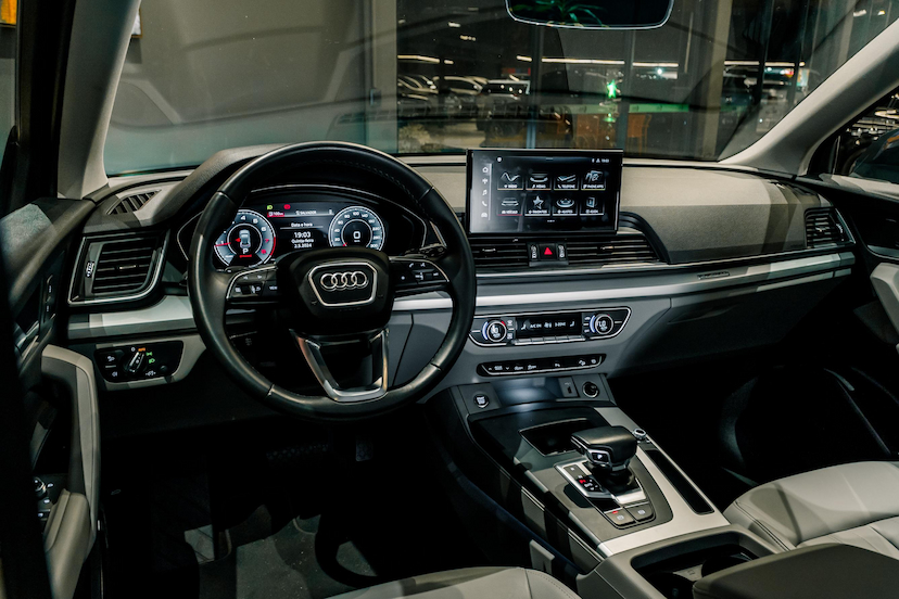 Foto do veículo AUDI Q5 2.0 45 TFSI GASOLINA PRESTIGE QUATTRO S TRONIC 2022 55.007 KM 241.900,00
