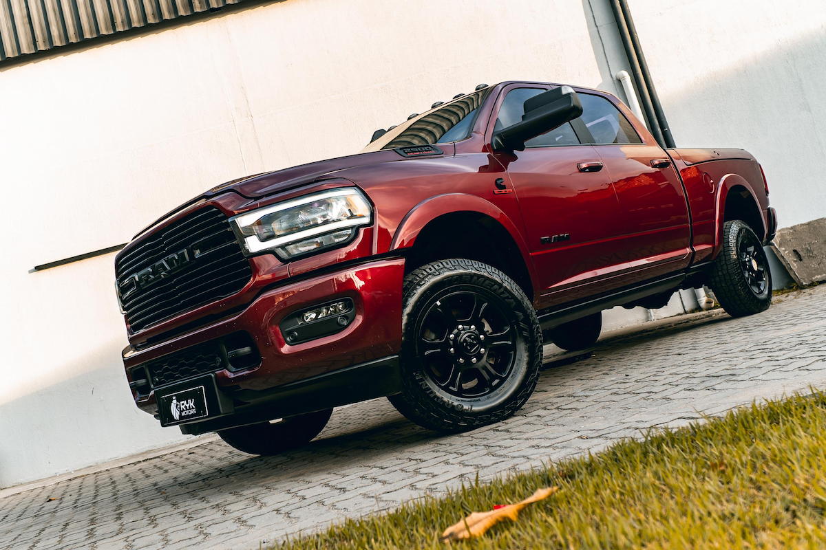 Foto do veículo RAM 2500 6.7 I6 TURBO DIESEL NIGHT EDITION CD 4X4  AUTOMÁTICO 2022/2022 70.781 KM R$ 349.900,00