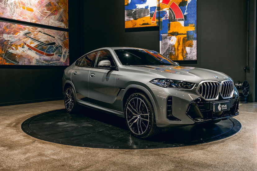 Foto do veículo BMW X6 3.0 TWINPOWER GASOLINA XDRIVE40I M SPORT AUTOMÁTICO 2025 4.576 KM 699.900,00