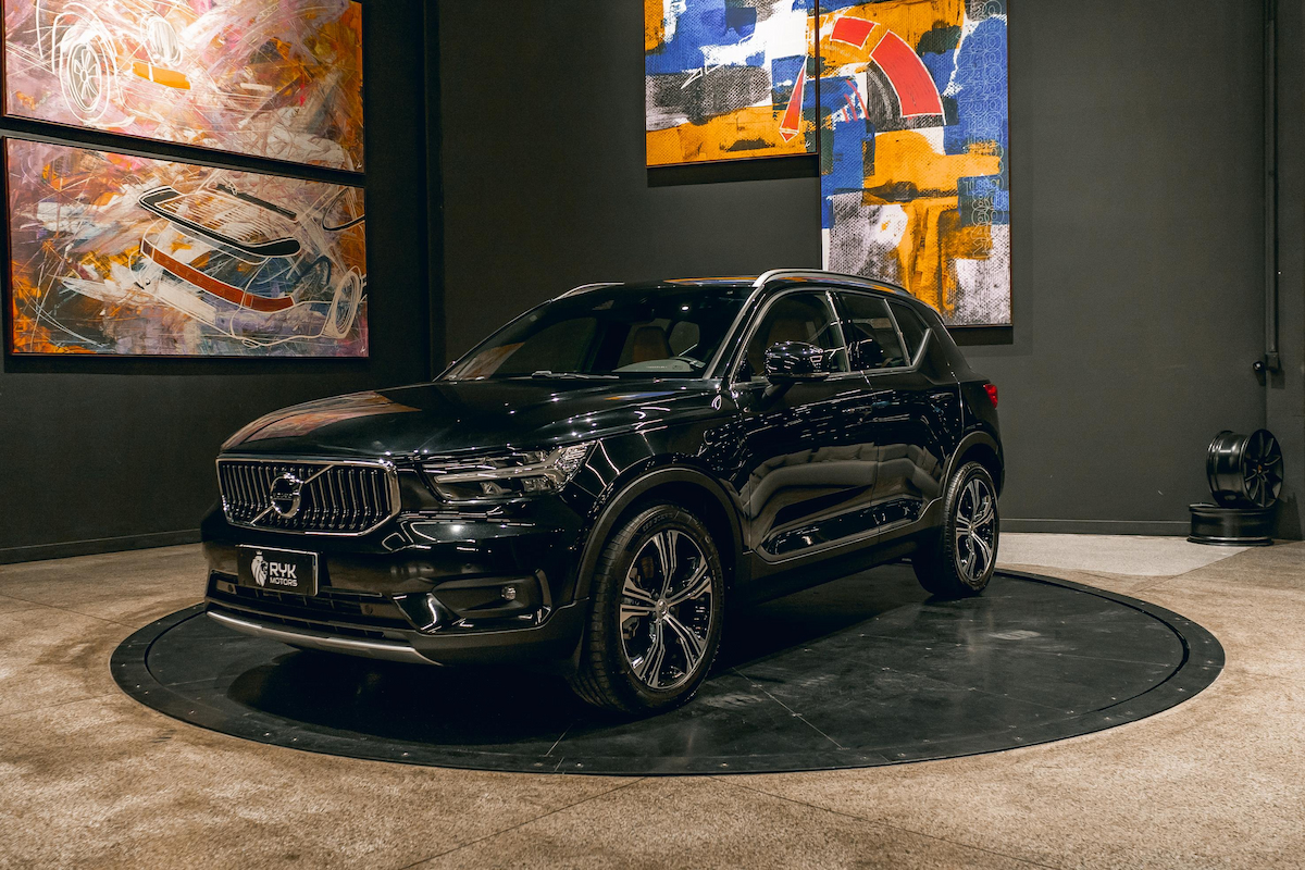 Foto do veículo VOLVO XC40 1.5 T5 RECHARGE INSCRIPTION GEARTRONIC 2021/2022 34.221 KM R$ 199.900,00